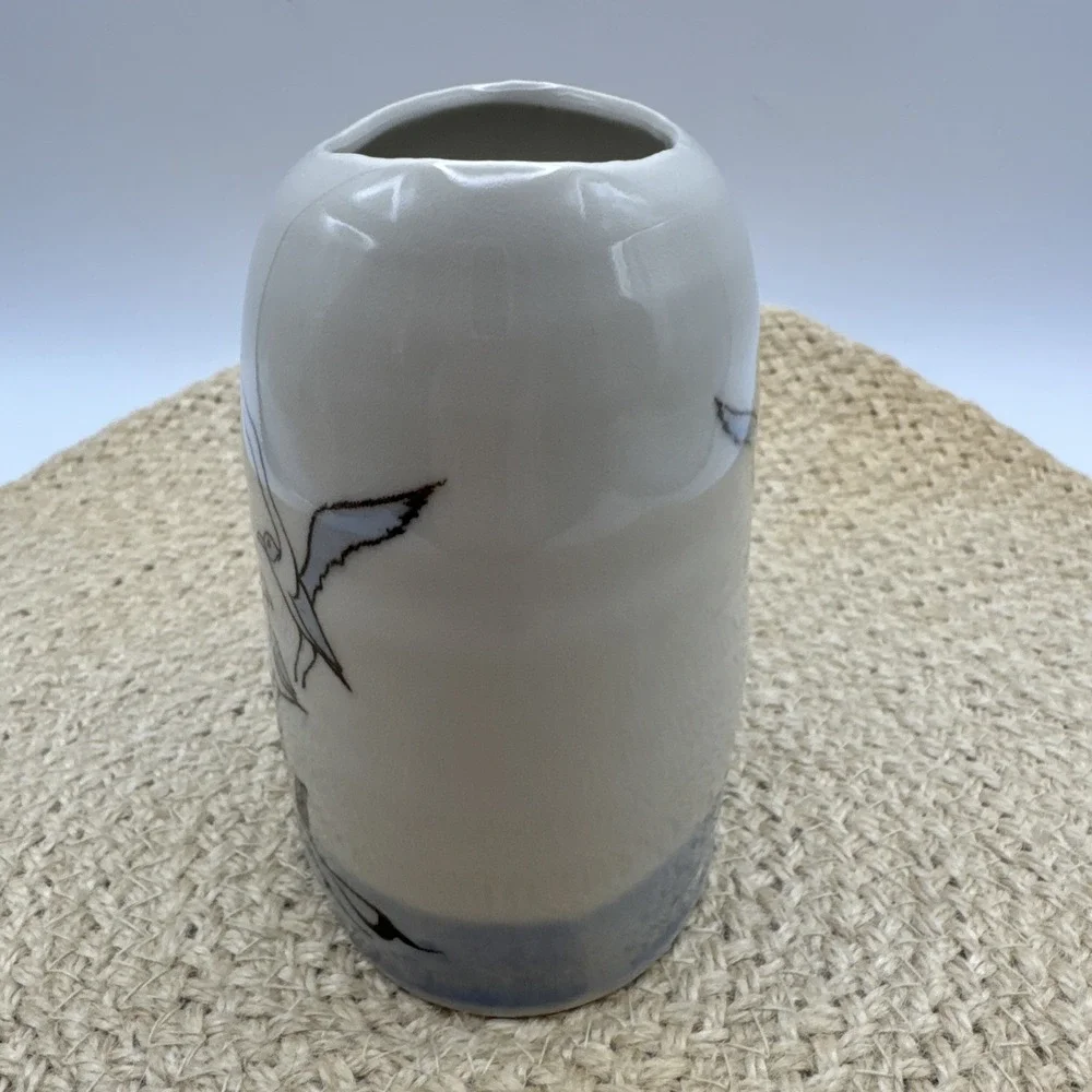Otigiri Vase Vintage 80s Seagulls Birds‎ Porcelain Coastal Nautical Beach Decor